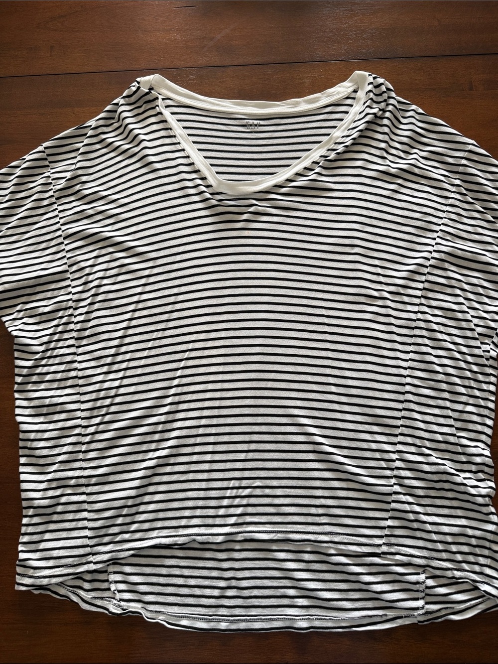 GAP White and Black Striped Short Sleeve Crew Tee size L